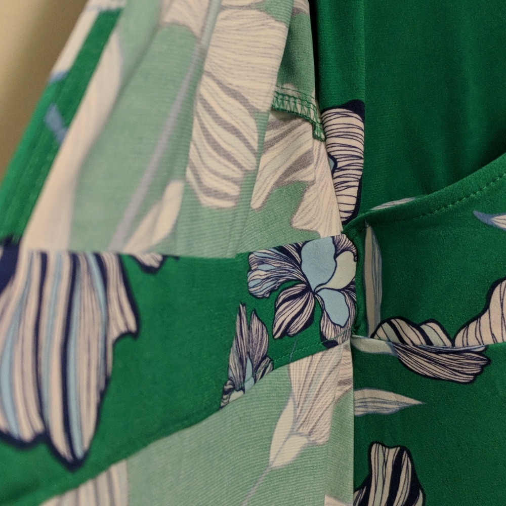 Dress - Picture 5 of 5